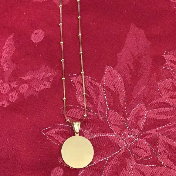 XMAS GIFTING Delicate gold BUTTERFLY stainless steel pendant w/ chain. - Picture 3 of 5
